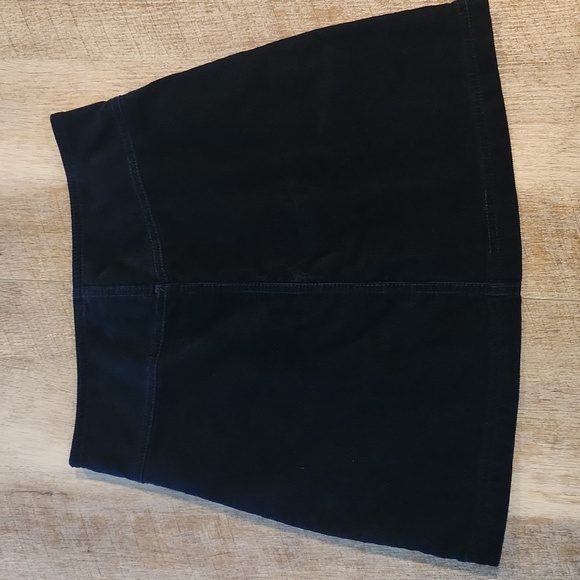 Forever 21- Black CorduroyZipper Front Skirt. Size 24/0. - Picture 3 of 3